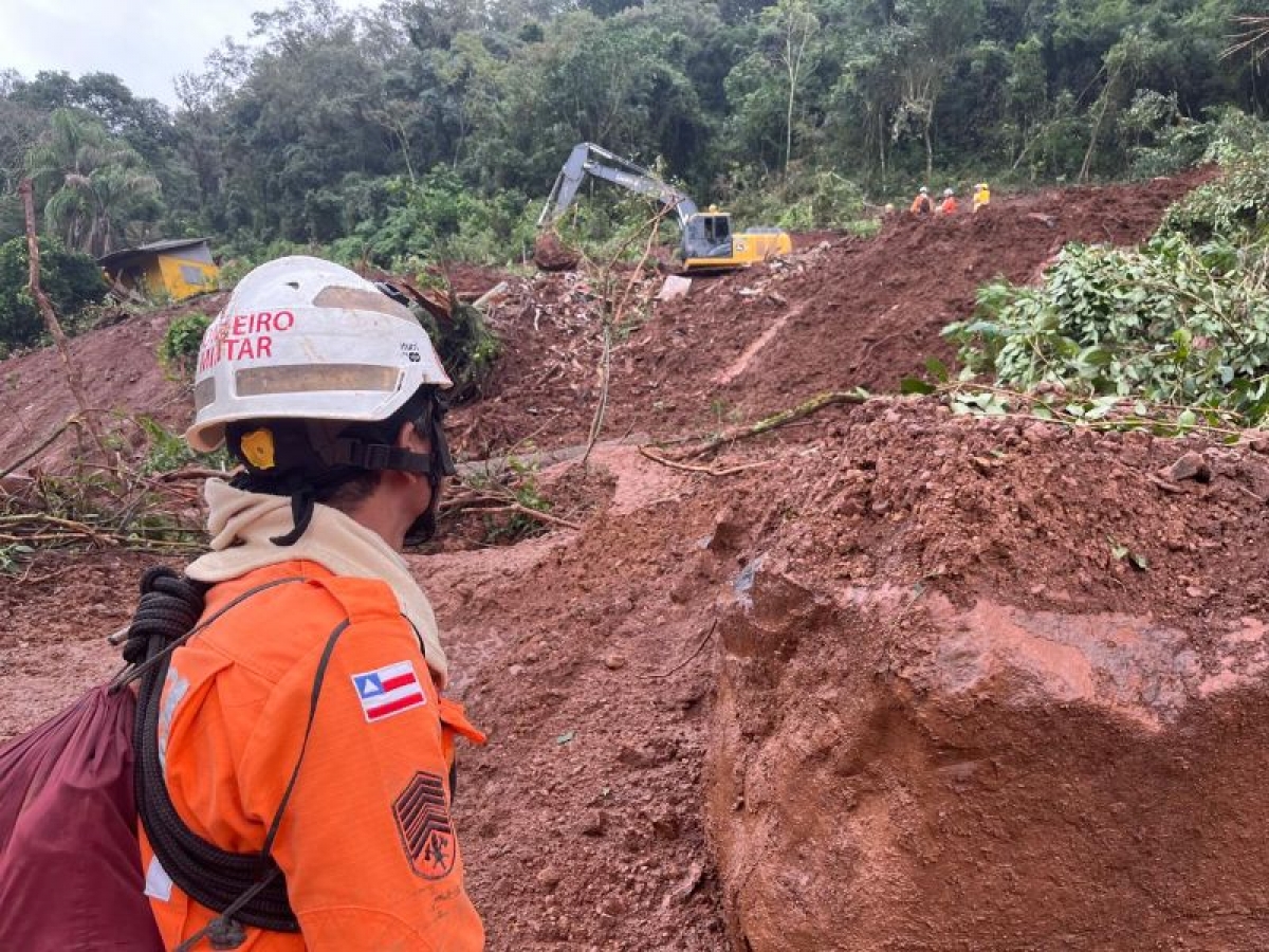 Bombeiros baianos já resgataram mais de 160 vítimas das chuvas em diferentes regiões do Rio Grande do Sul — imagem 4